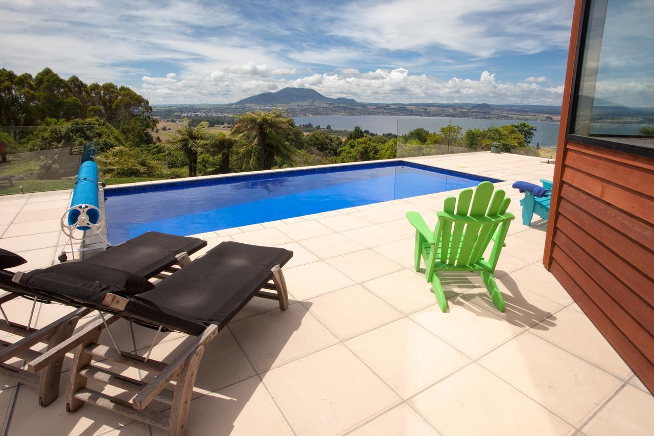 Te Moenga Lodge Taupo Bagian luar foto