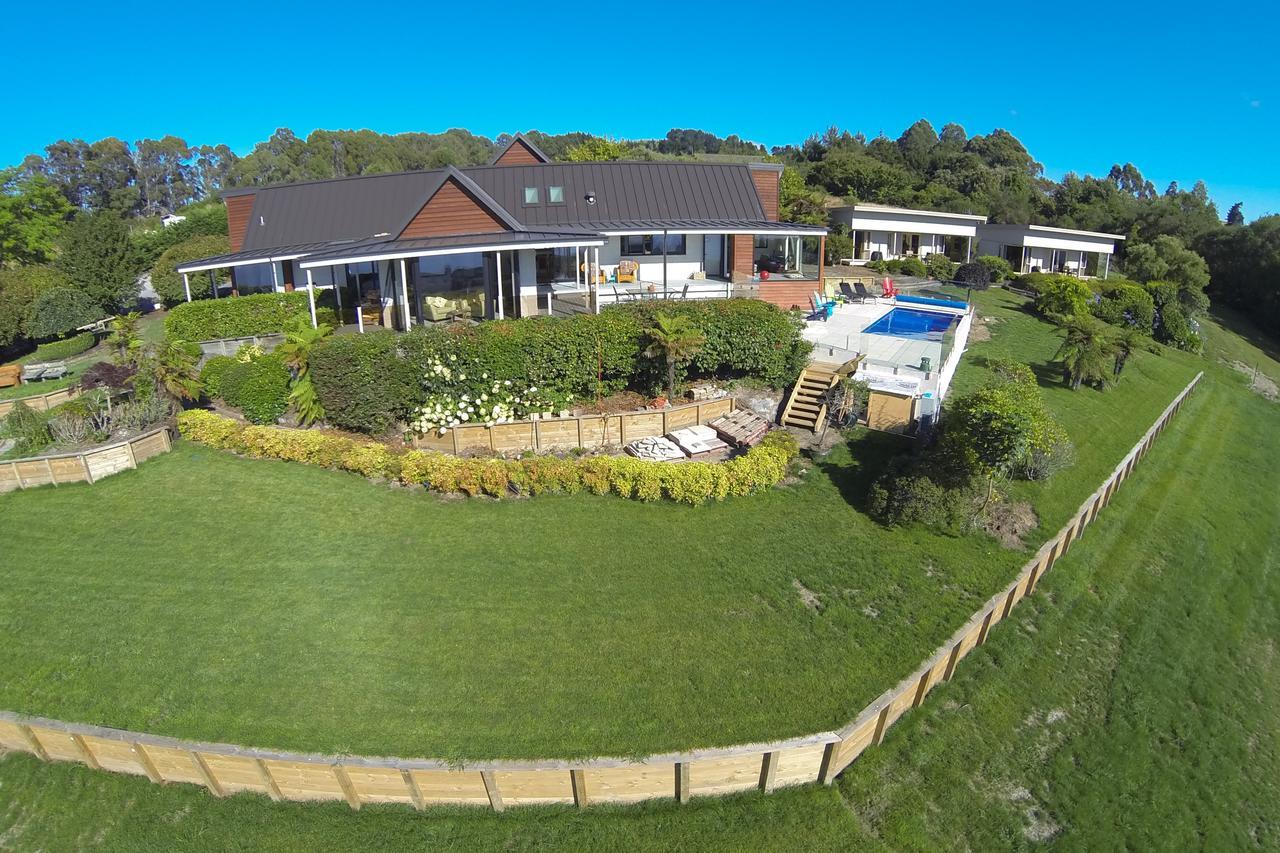 Te Moenga Lodge Taupo Bagian luar foto