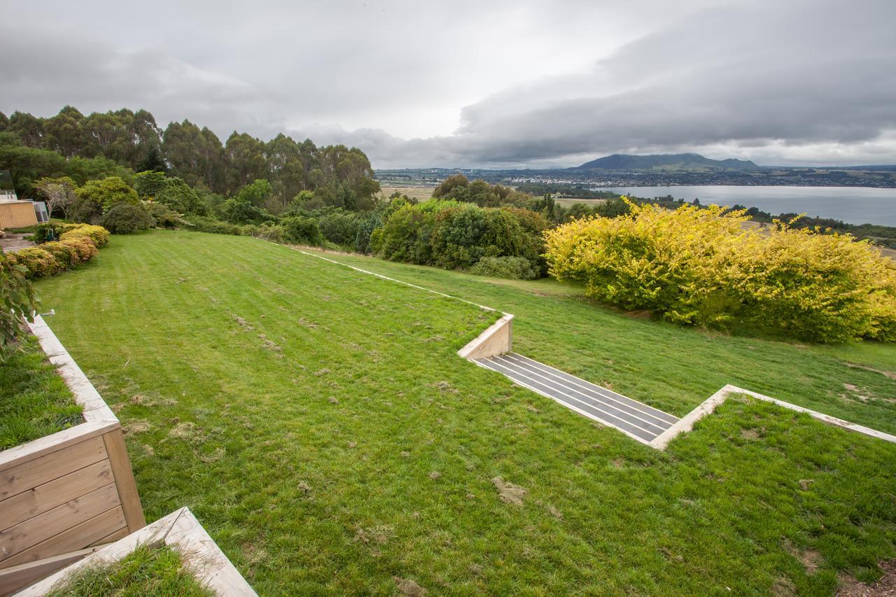 Te Moenga Lodge Taupo Bagian luar foto