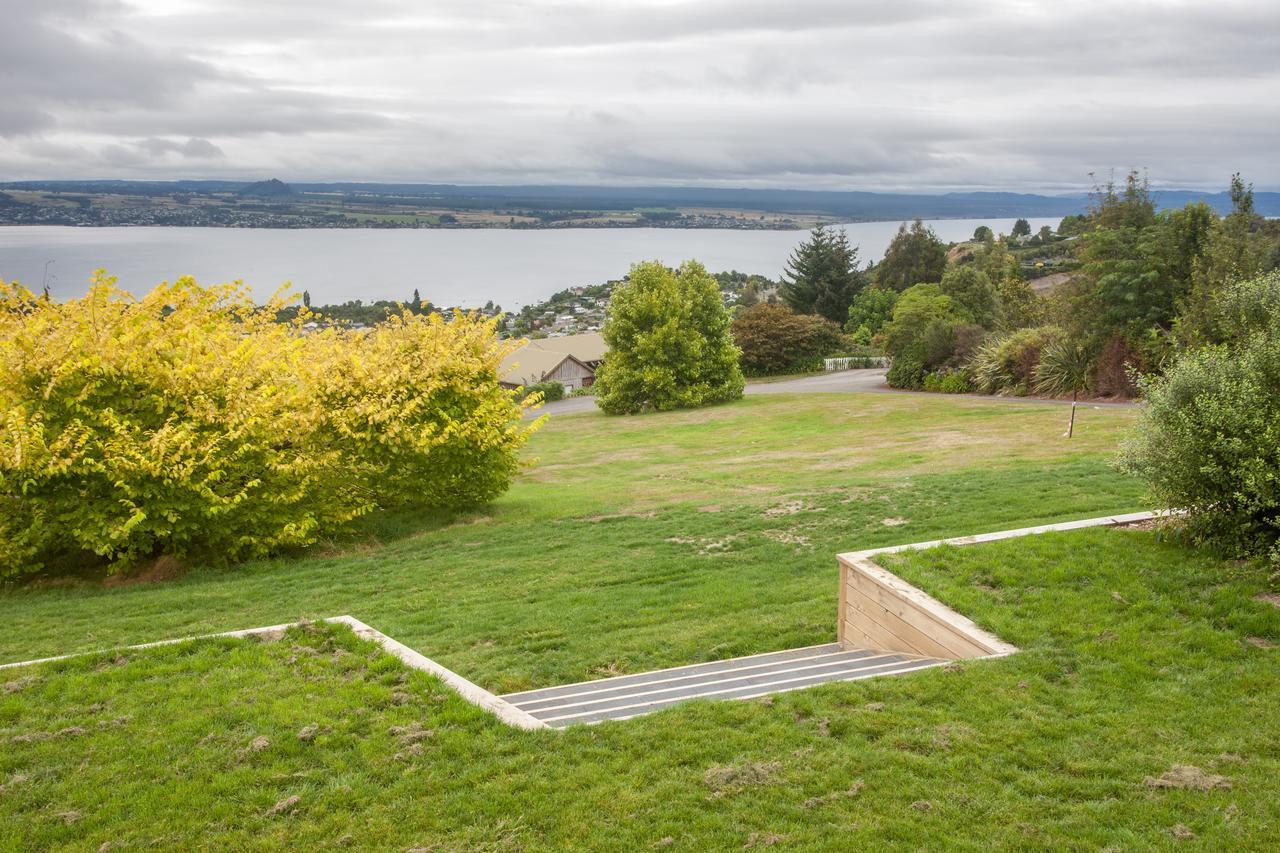 Te Moenga Lodge Taupo Bagian luar foto