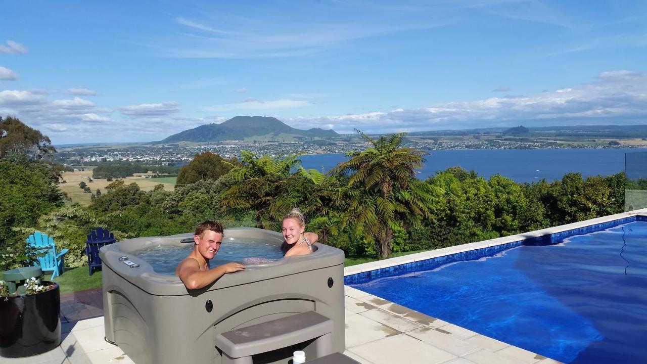 Te Moenga Lodge Taupo Bagian luar foto