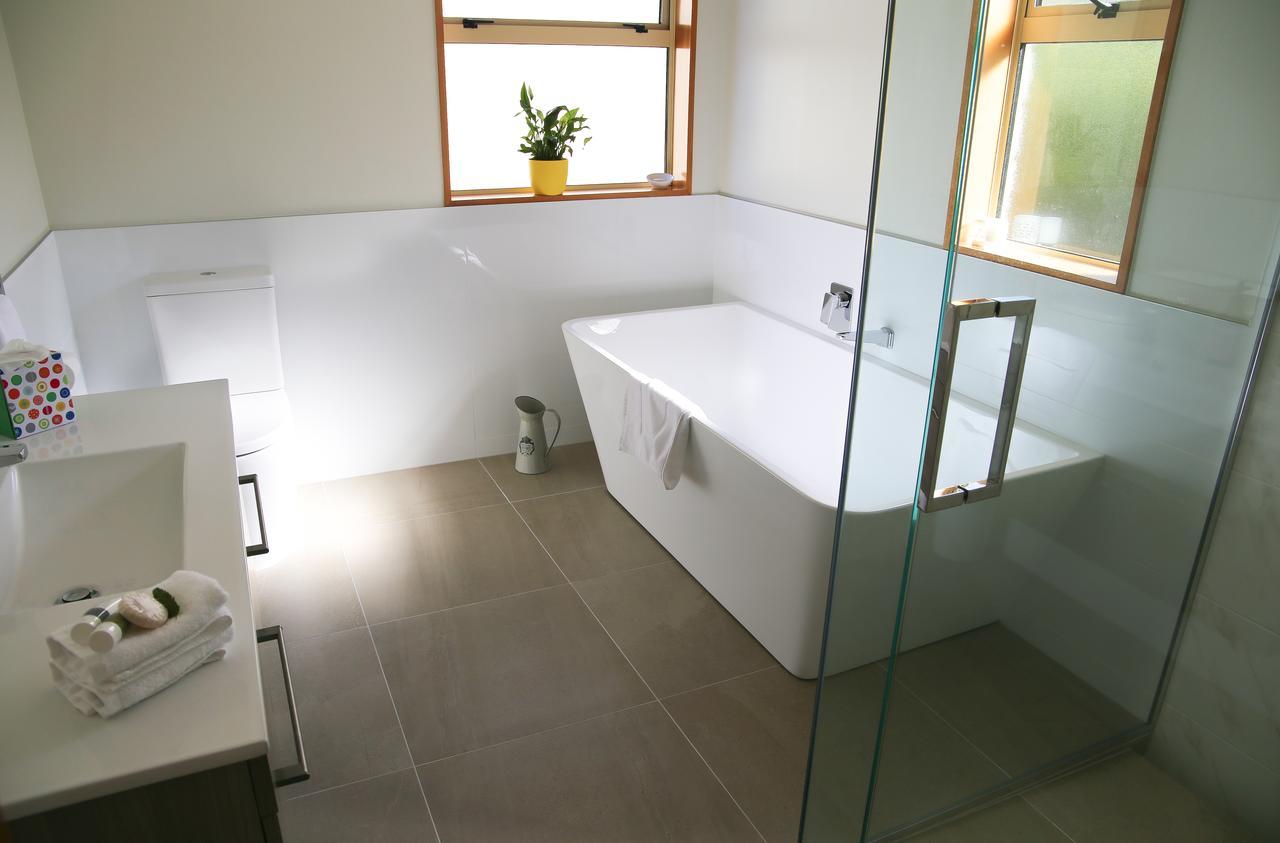Te Moenga Lodge Taupo Bagian luar foto
